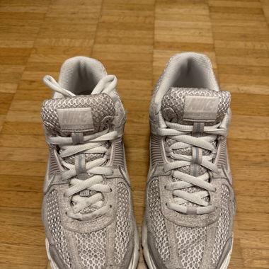 Nike Vomero 5