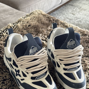 LV Skates