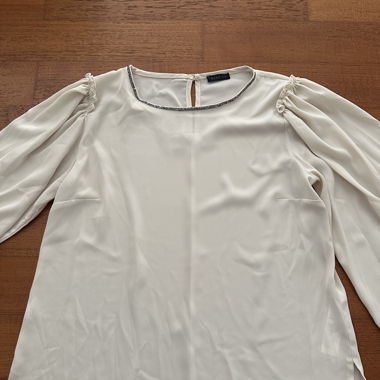 Blouse beige avec paillettes