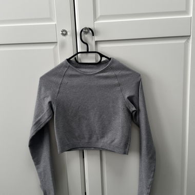 Haut de sport court gris