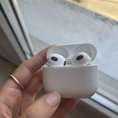 Apple AirPods Gen 4 avec étui (ancien)