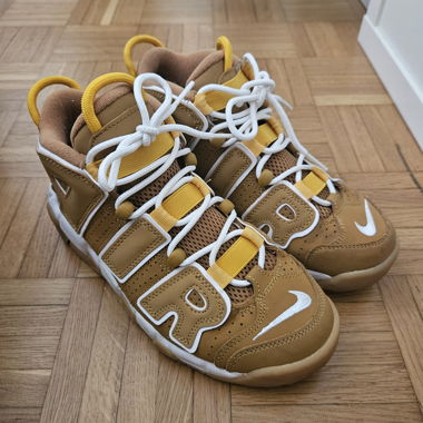 Baskets Nike beige/jaune