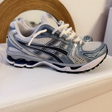 Sneakers Asics come nuove, usate 3 volte