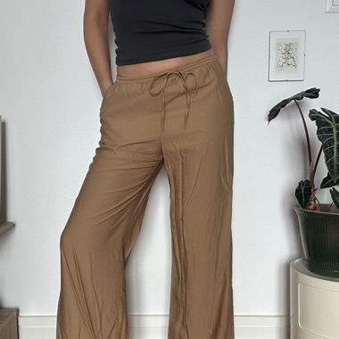 Flowing trousers