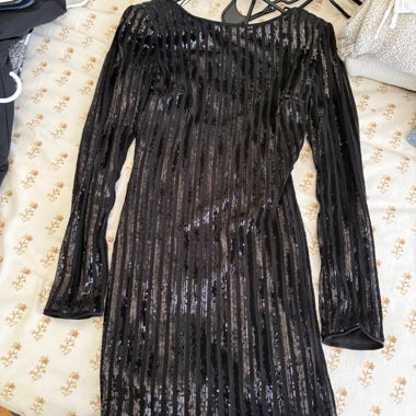 Abito Nero con Paillettes