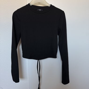 Top nero KIABI maniche lunghe