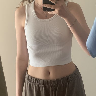 verschiedene crop tops :)