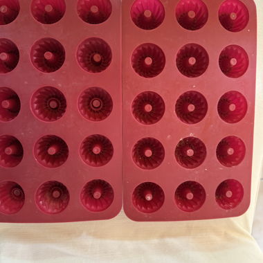 Moules en silicone rouges