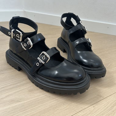 Ballerines à sangles noires