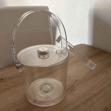 Eiswürfel behälter