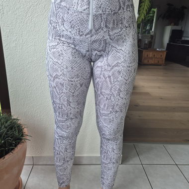 Leggings Nike stampa serpente grigia