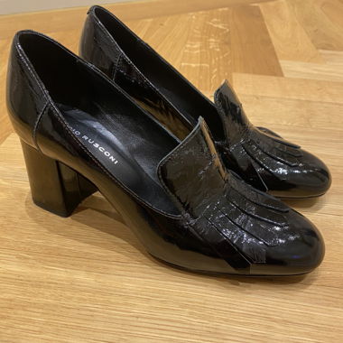 Patent leather shoes