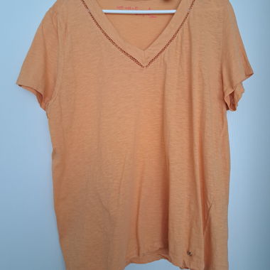 Apricot V-Neck T-Shirt