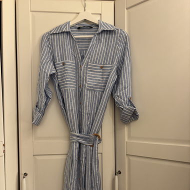 Gestreiftes Sommerkleid