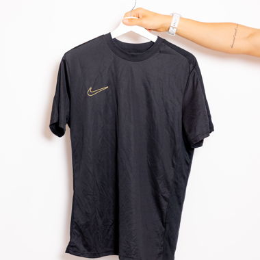 Nike Tee Golden Logo