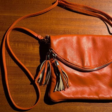 Borsa a tracolla in pelle arancione degli anni '70