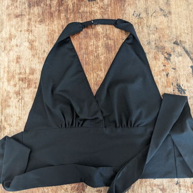 Neckholder Top in Schwarz