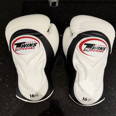 Twins Boxing Gloves  BGVL (16OZ)
