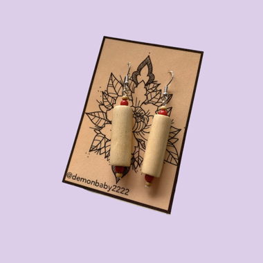 "Finger lickin' wood" earrings