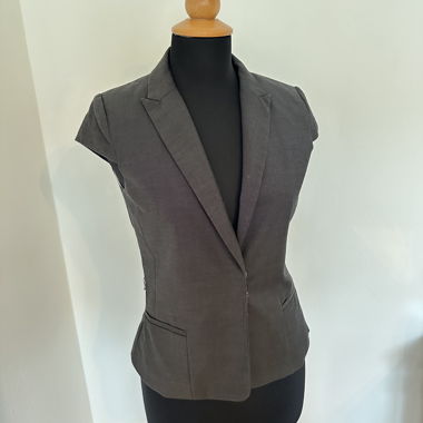 H&M short sleeve blazer, women's size 6