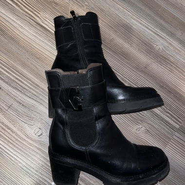 Stiefeletten mit Absatz