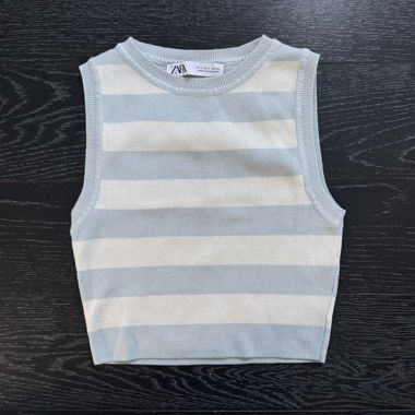 Top Zara a righe senza maniche