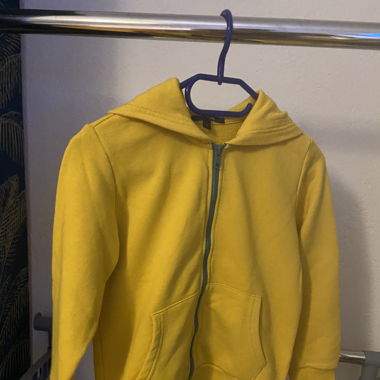 Hooded sweater. Brand Manai.