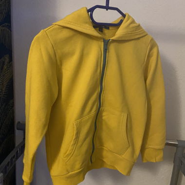 Hooded sweater. Brand Manai.