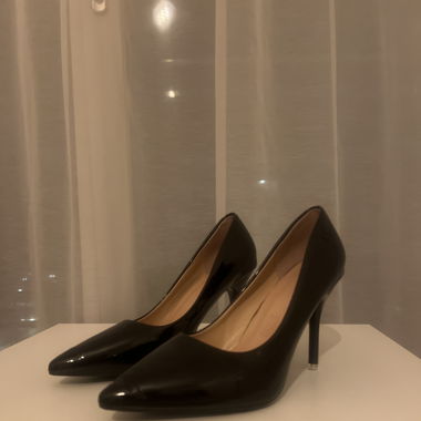 Escarpins noir vernis neufs 