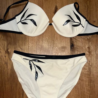 Weisser Bikini