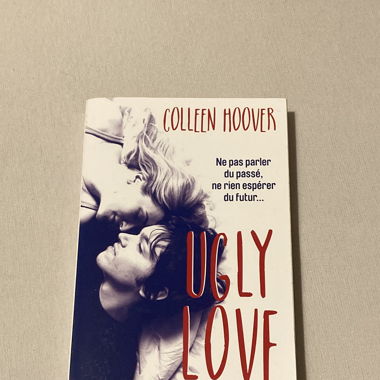 Roman Ugly Love de Colleen Hoover en français 