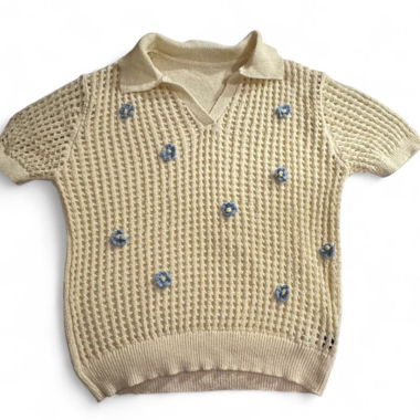 T-shirt in mesh con fiori blu