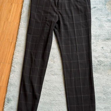 Pantaloni da abito H&M slim fit a quadri EUR 30