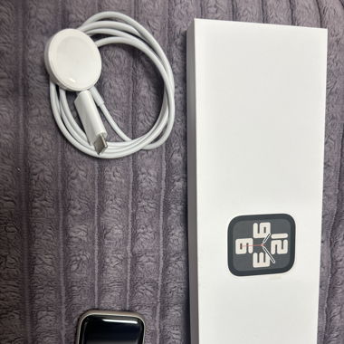 Apple watch SE 40mm ALUMINIUM CASE