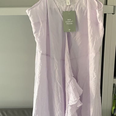 Fliederfarbnes Leichtes Kleid