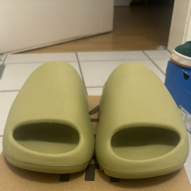 Yeezy Slides 