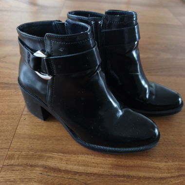 Black ankle boots with heel