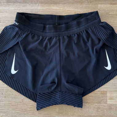 Short Nike Aeroswift a vita bassa