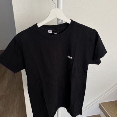 Obey t-shirt