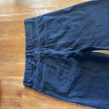 Schwarze Denim-Bermuda