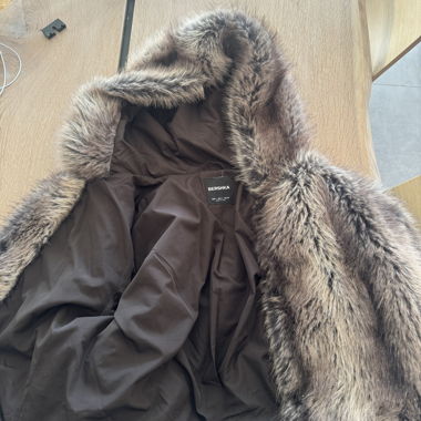 Bershka faux fur Jacke S