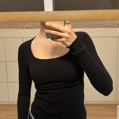 Schwarzes Longsleeve