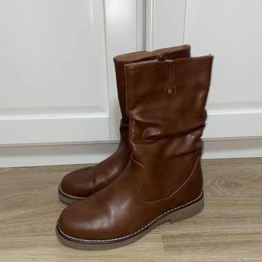 braune Stiefel