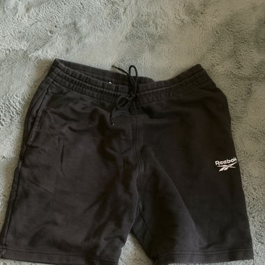 Shorts neri Reebok