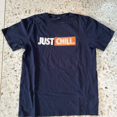 Dunkelblaues T-Shirt «Just Chill»