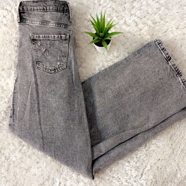Jeans gris à jambe droite
