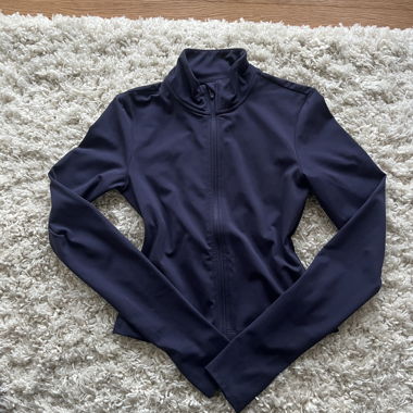enge sport jacke