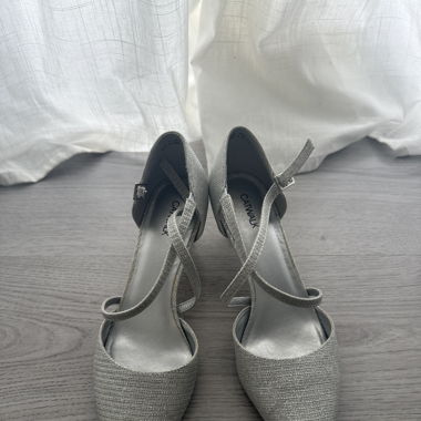 Silberne Highheels