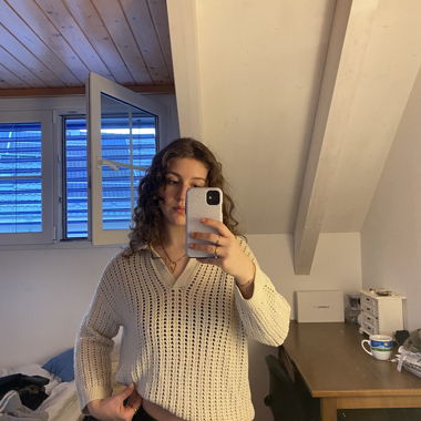 Pull en tricot beige avec col