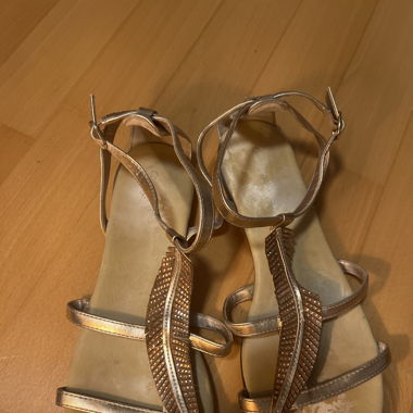 Feder Sandalen